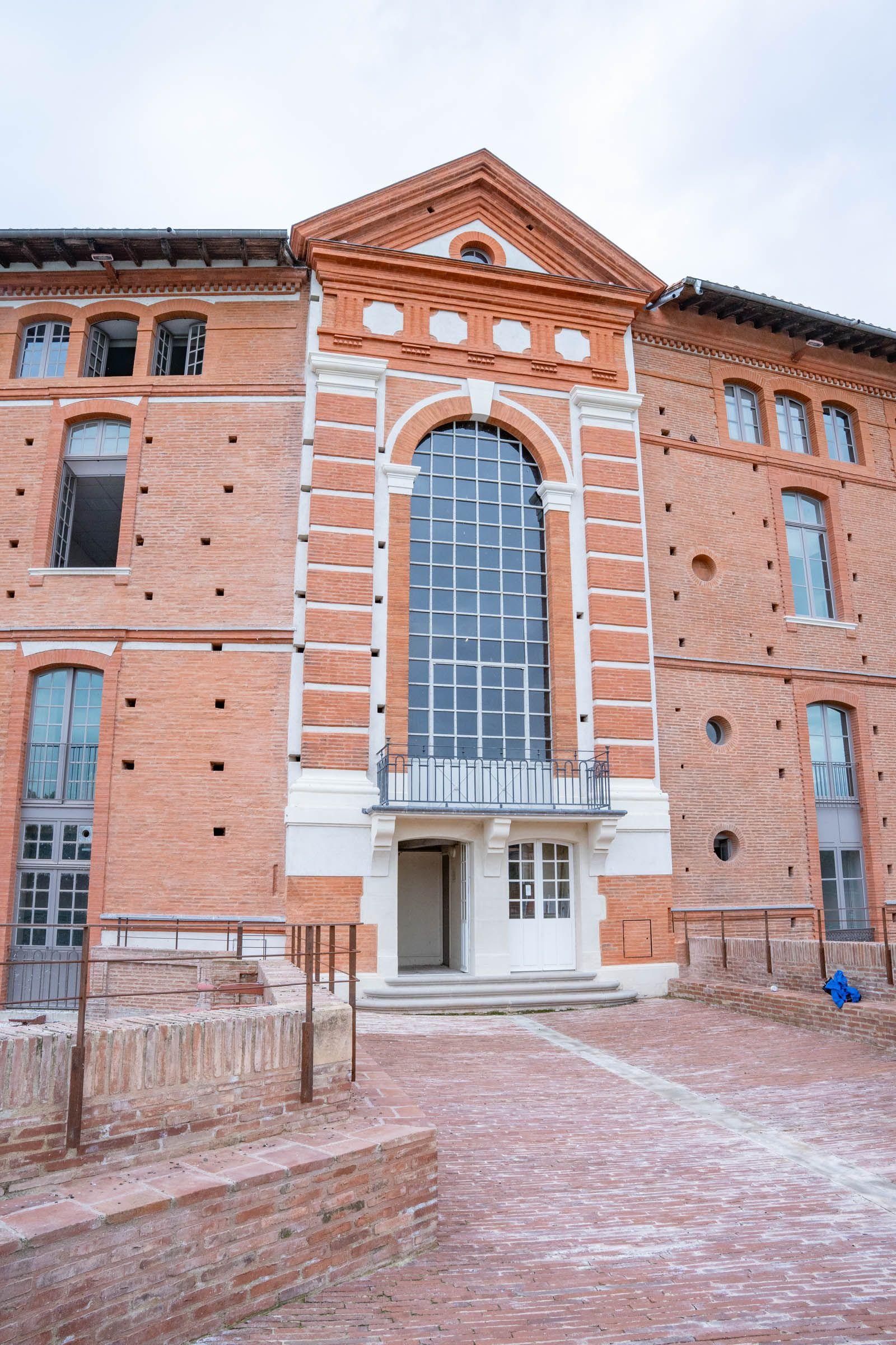 Façade de l'Hôtel Dieu Saint-Jacques