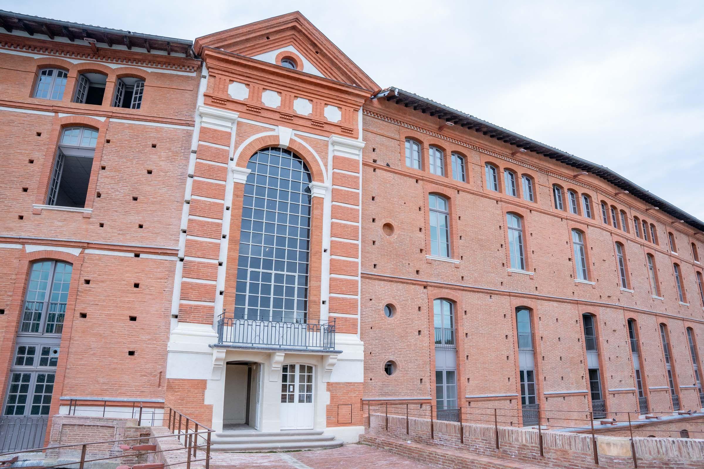 Façade de l'Hôtel Dieu Saint-Jacques
