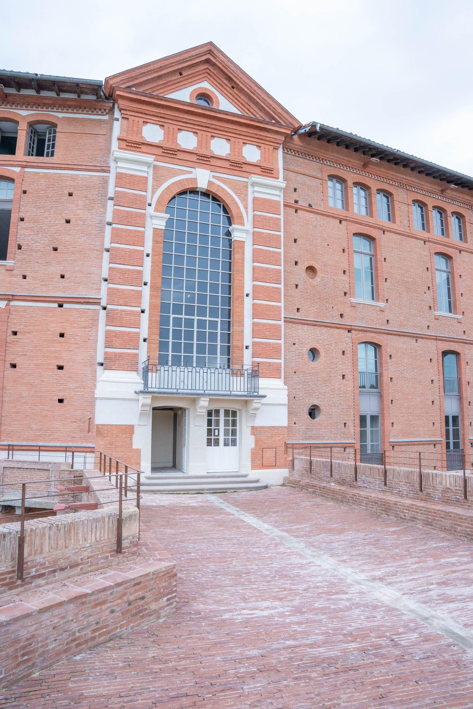 Façade de l'Hôtel Dieu Saint-Jacques