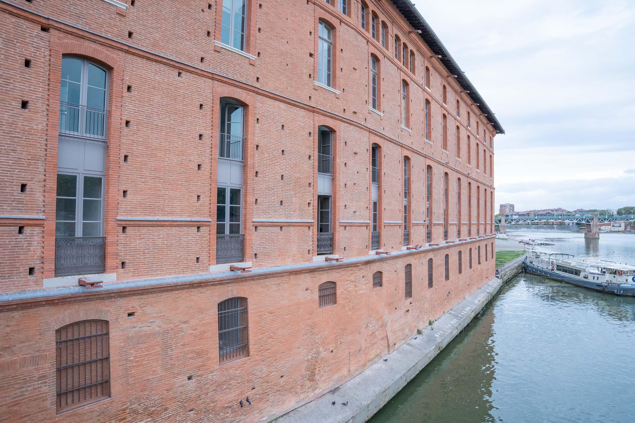 Façade de l'Hôtel Dieu Saint-Jacques