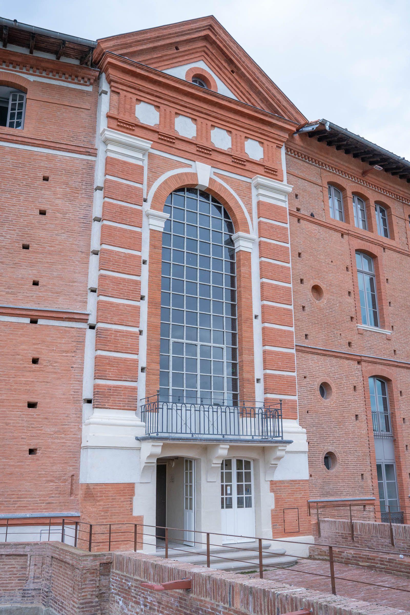 Façade de l'Hôtel Dieu Saint-Jacques