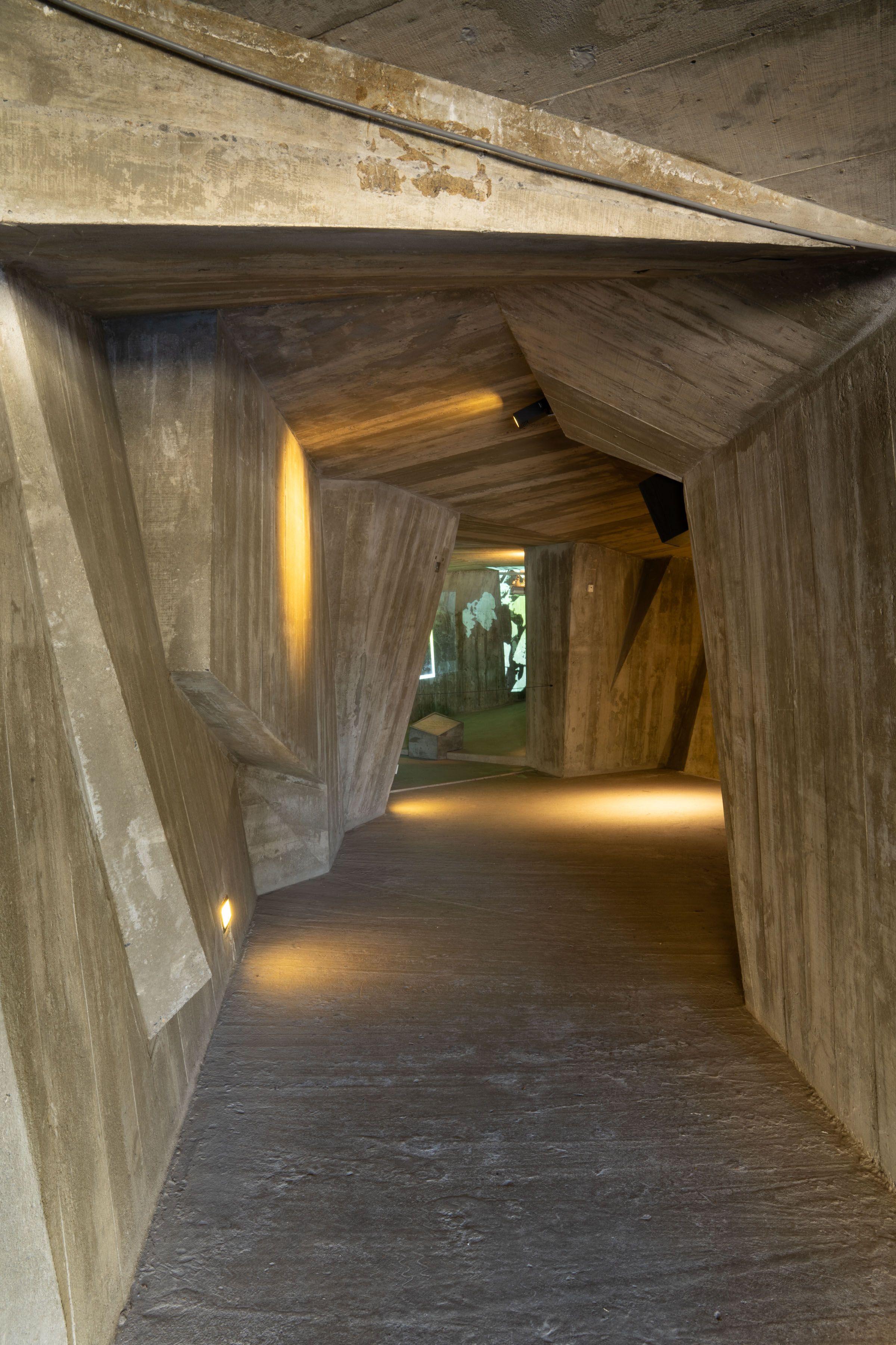 intérieur Monument à la Gloire de la Résistance