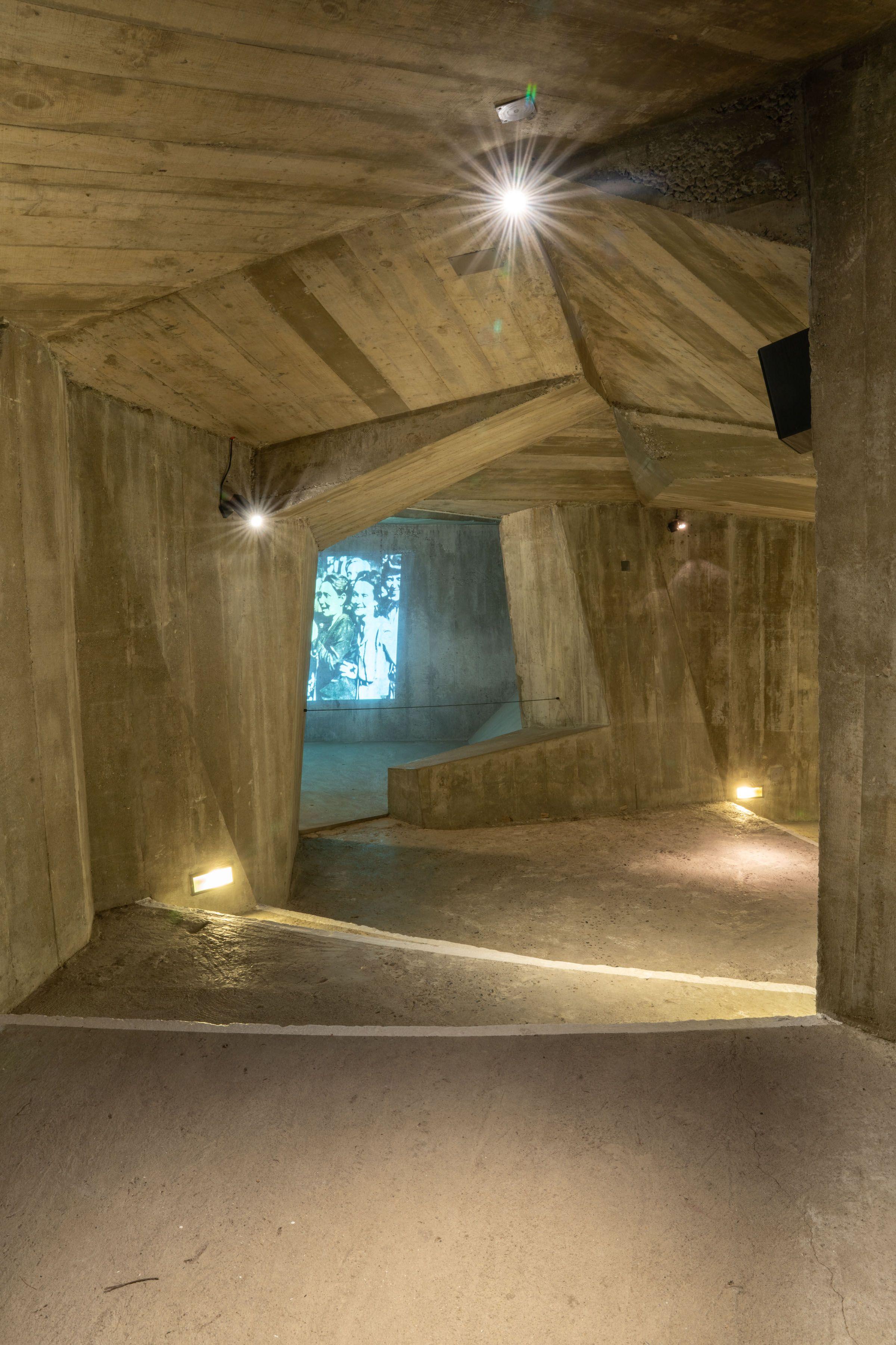 intérieur Monument à la Gloire de la Résistance