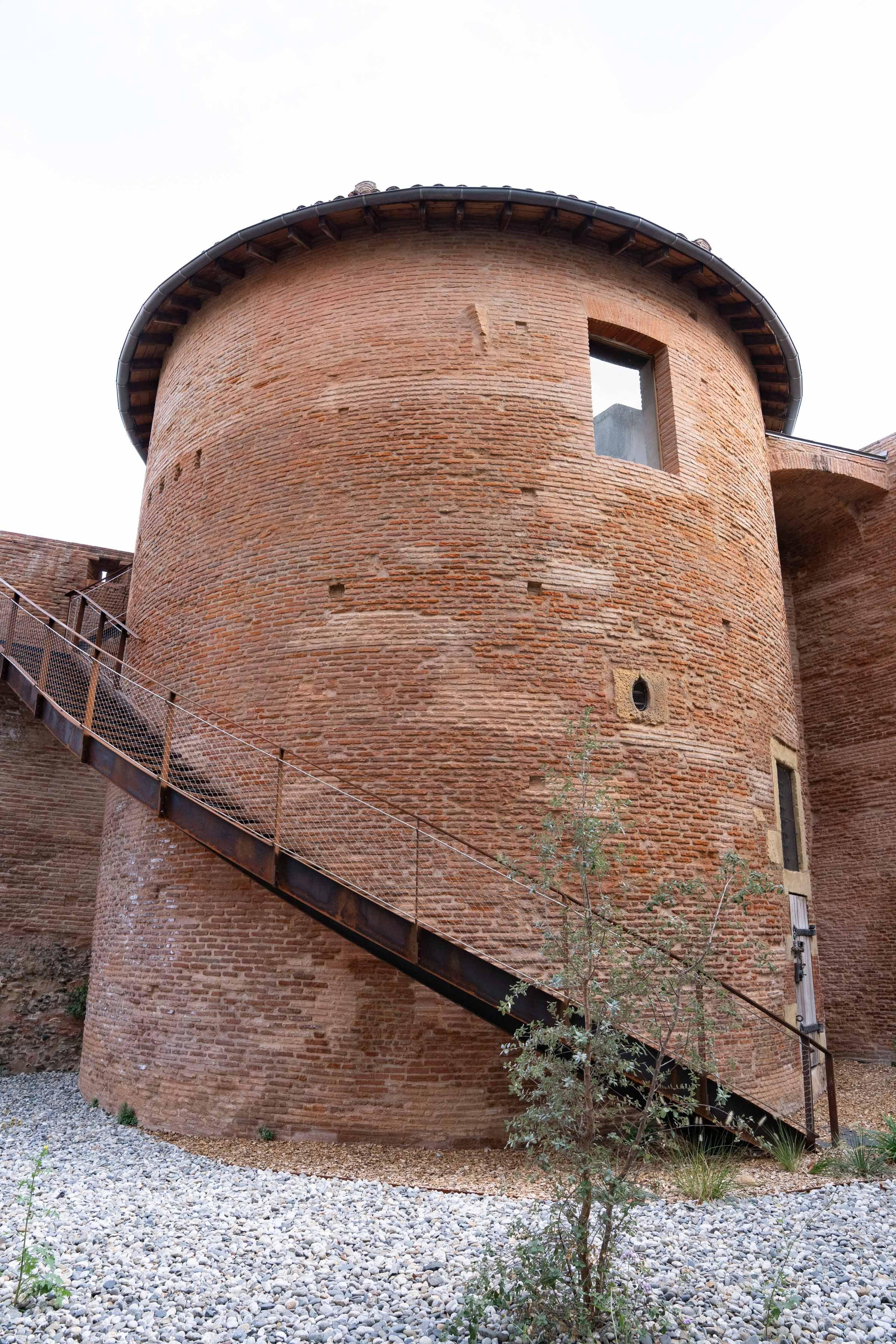 Tour des Hauts-Murats, muraille